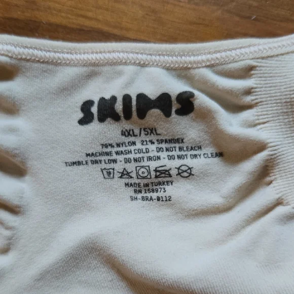 M SKIMS Cream Comfort Bra - Picture 3 of 5